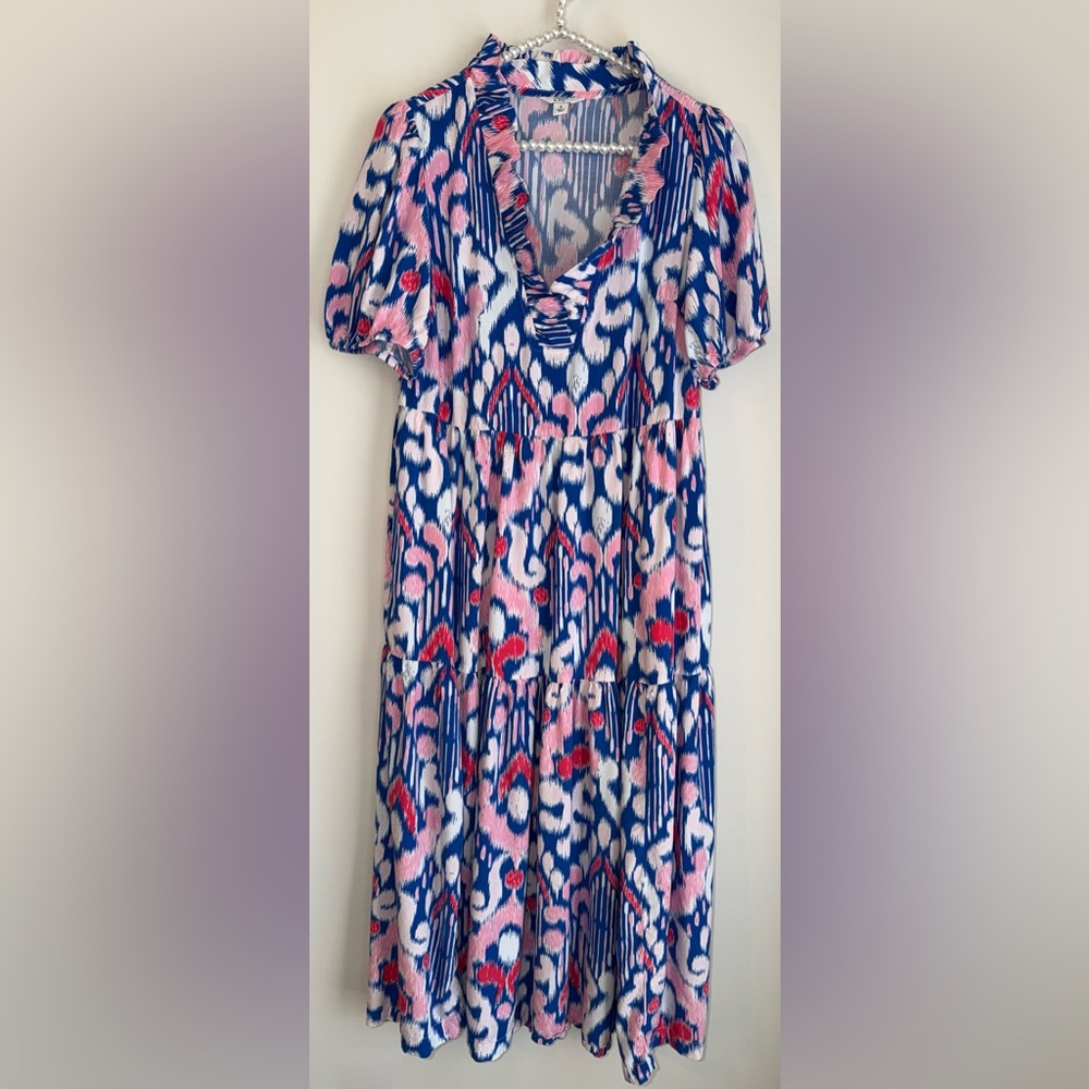 Crown & Ivy Ikat print pullover dress - size small / has pockets - very nice 🩷💙